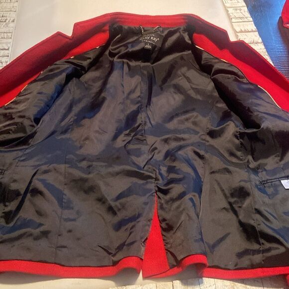 Red blazer exclusively for Mary Kay by twin hill gold hardware size small - Picture 8 of 8